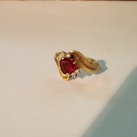 14 Karat Solid Yellow Gold Lady's Ring Approx.Size 5 - Picture 4 of 11